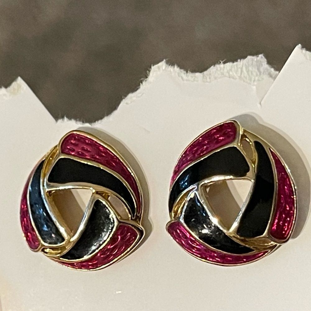 Beautiful Deep Rose/Black Pierced-Ear Vintage earrings